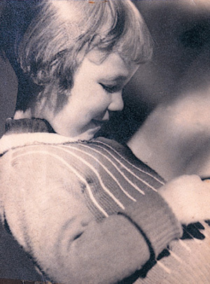 「母親のスパルタレッスンに耐えた幼少期」画像