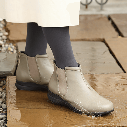 超軽量5Eすっきり発熱ブーツ ブラック 22.5cm