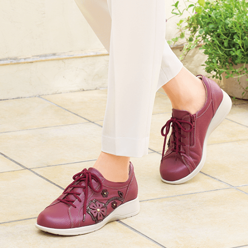 5Eエレガントスニーカー ブラウン 22.5cm