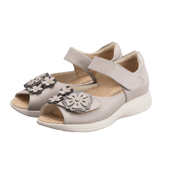 ５Ｅスニーカーサンダル グレージュ Ｓ